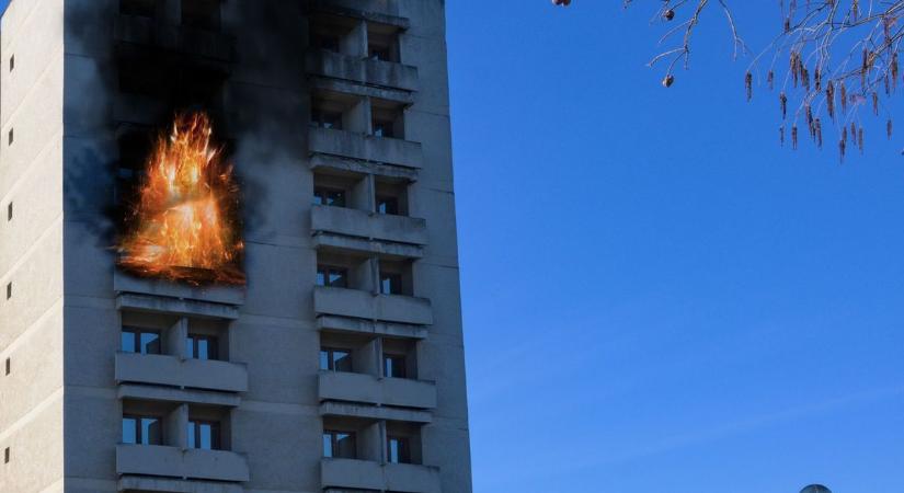 Baleset Nyíregyházán, Mátészalkán gyorshajtás, máshol hármas karambol