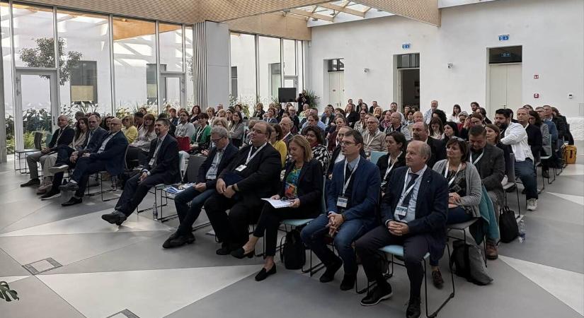 Milyen a jó és hatékony tanóra? – Élményalapú Oktatási Konferenciát tartottak Vácon