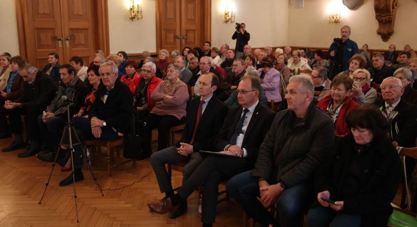 Hoppál Péter: a kormány megvédi a nyugdíjrendszer vívmányait (galéria)