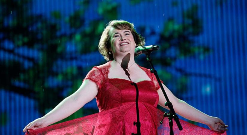 Egy nem tipikus sztár, aki nem kívánt dívává válni – Így él most Susan Boyle