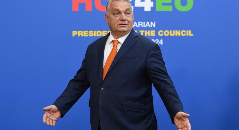 Együtt áll ki Orbán Viktor, Ursula von der Leyen és Charles Michel az informális EU-csúcs után