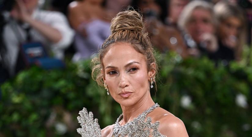 Elfelejtett melltartót venni: mindenét megmutatott Jennifer Lopez