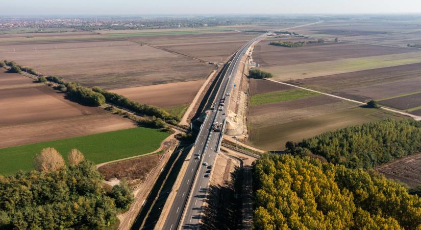 Néhány hónap és Kecskeméttől Békéscsabáig autózhatunk az M44-esen