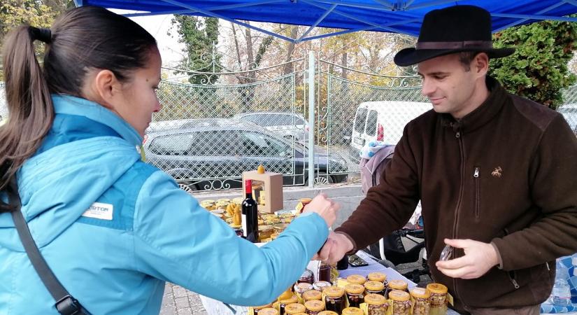 Balatonszárszón libás lakoma fényfestés és fergeteges hangulat várta a látogatókat