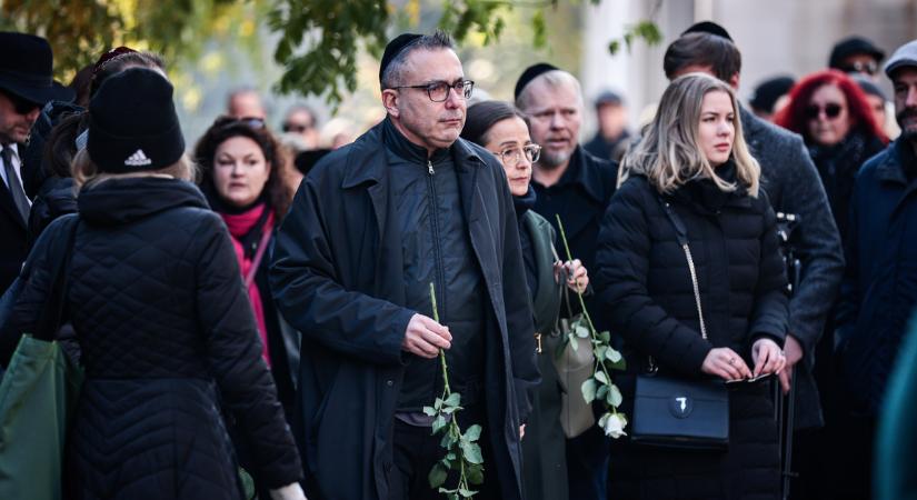 Hadas Krisztától búcsúznak a Kozma utcai izraelita temetőben