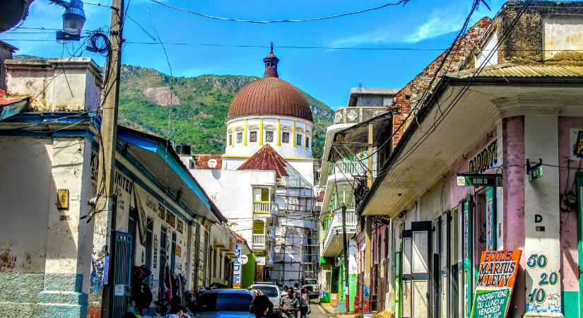 Haiti hírhedt bandavezére a fiatal leszbikus nők ellen hirdetett harcot