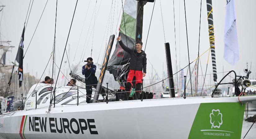 Magyar hajóssal rajtolt el a Vendée Globe földkerülő vitorlásverseny!