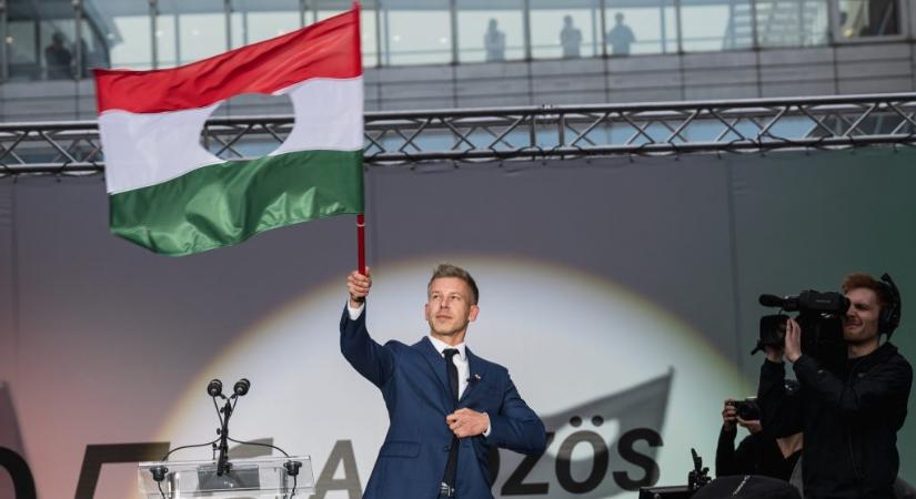 A Medián kutatása szerint Magyar Péter népszerűbb Orbán Viktornál