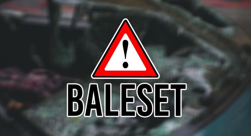 Frontális baleset történt Kálmánházánál