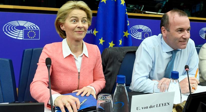 Manfred Weber és Ursula von der Leyen „rossz vonatra szálltak”