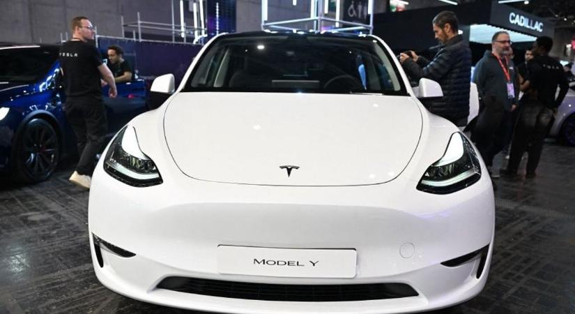 Szuper karácsonyi akciót hirdet a Tesla, ezt kell tenni érte