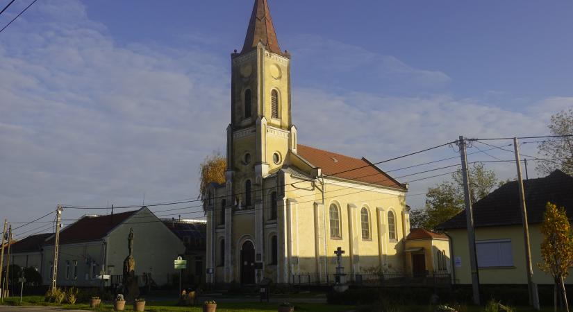 St. Martin szaxofonozik a biharkeresztesi ünnepvárón