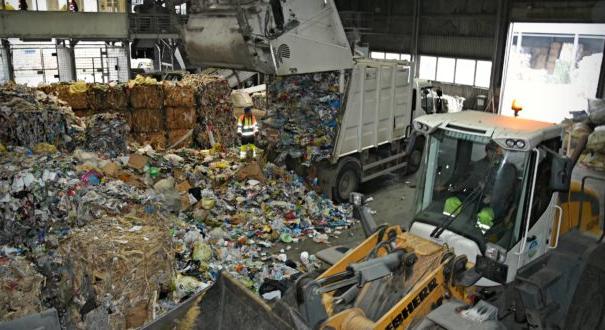 Az Alkotmánybírósághoz fordult az államfő a hulladékgazdálkodási törvény ügyében