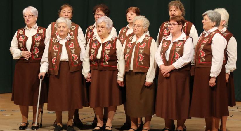 Öt település népdalkórusai léptek fel a szabadszállási találkozón – galériával, videóval