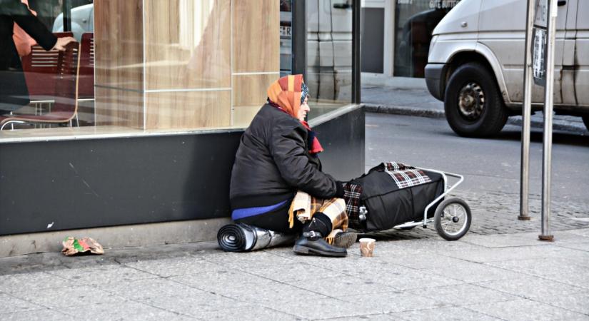 Hajléktalanok bántalmazása miatt börtönbüntetésre ítéltek két fiatalkorút