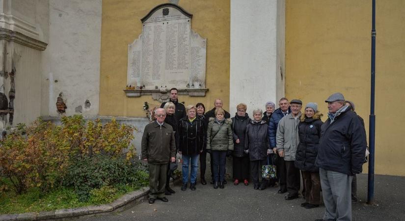 Mécsesek gyújtásával emlékeztek az első világháború áldozataira Gyöngyösön