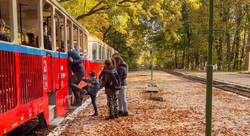 Különleges szerelvény indul útnak: őszi fotósvonat a budai hegyekben