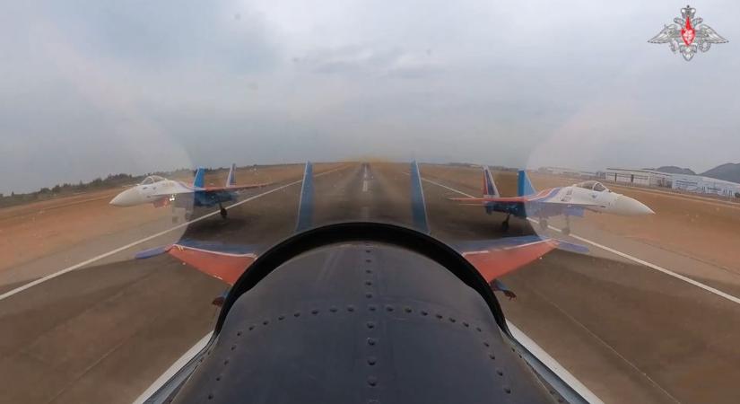 Lélegzetelállító légi parádé, megnyílt az Airshow China Videó