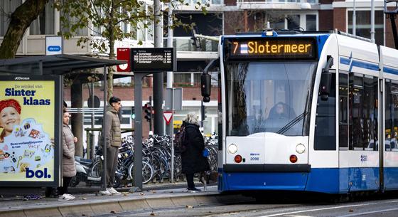 Felgyújtottak egy villamost Amszterdamban, továbbra is feszült a helyzet a holland fővárosban – videó