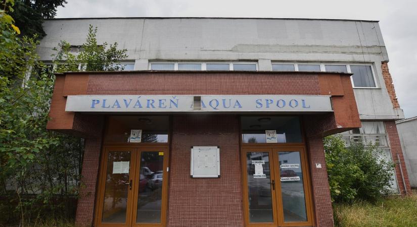 Csökkentették az uszoda árát, árverésre került az Aqua Spool