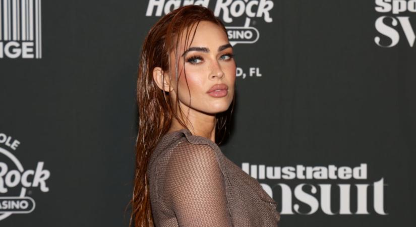 Megan Fox meztelen fotóval jelentette be: kisbabát vár