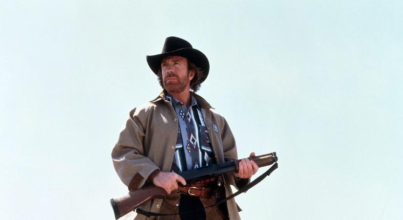 Elképesztő kinézettel jött elő a 84 éves Chuck Norris: évtizedeket is letagadhat