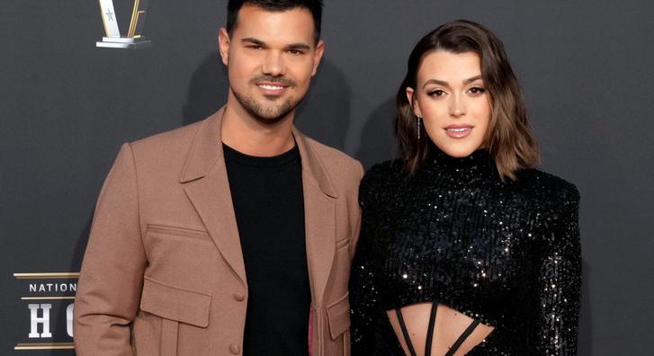 Taylor Lautner esküvői fotókat mutatott a második házassági évfordulója alkalmából