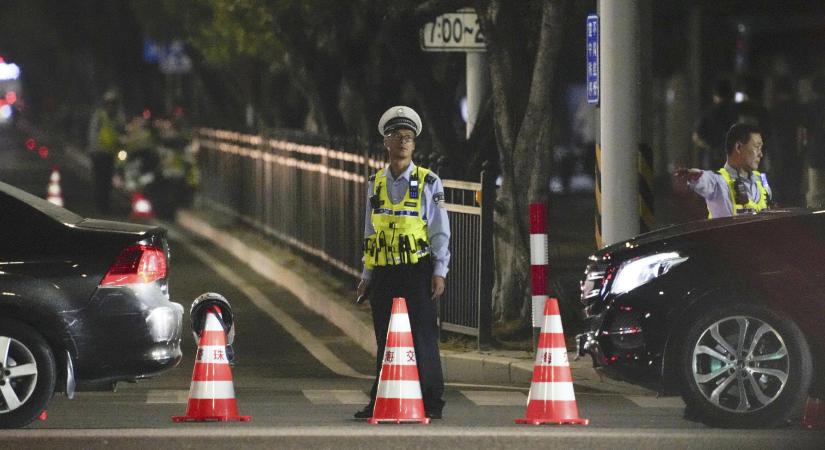 Legalább 35 ember meghalt Kínában, miután a tömegbe hajtott egy ámokfutó