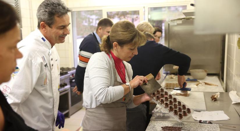 A mogyoró és a málna volta legnépszerűbb a bonbon-tanfolyamom