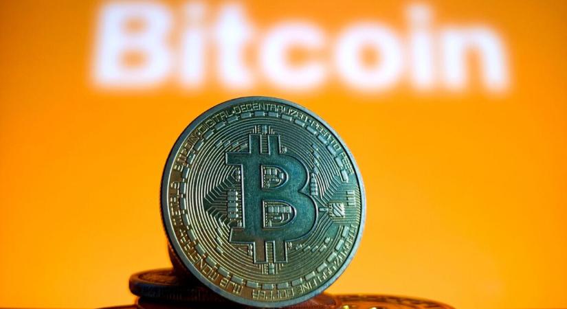 Rekordon a Bitcoin árfolyama: megközelíti a 90 ezer dollárt