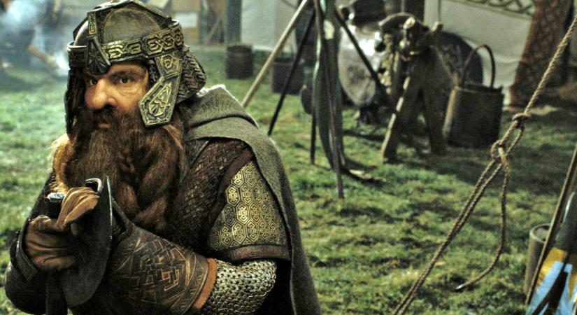 John Rhys-Davies csak akkor hajlandó újra eljátszani Gimlit a Gollam-filmben, ha egy kellemetlen procedúrától megkímélik őt az alkotók