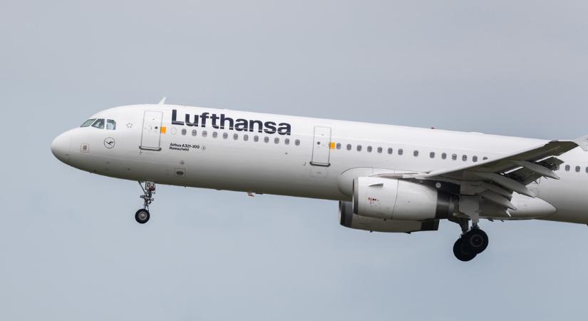 Megtörtént, amitől sokan rettegnek: az óceán fölött került brutális turbulenciába a Lufthansa gépe - többen megsérültek