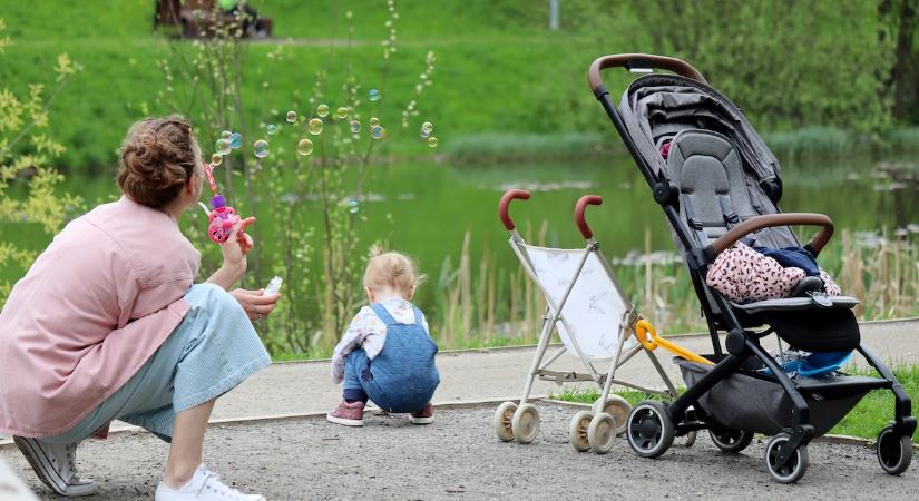 Megszavazták a gyermekmentesség népszerűsítésének tilalmát