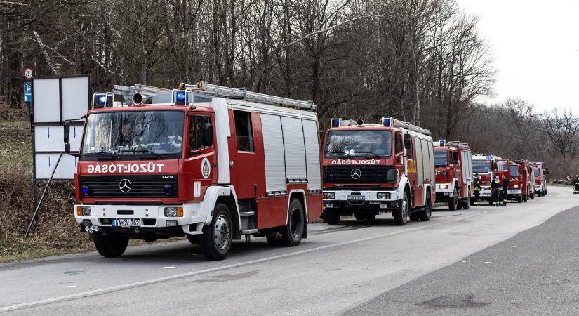 Felrobban egy lakóház Miskolcon! A romok alól húzták ki az embereket