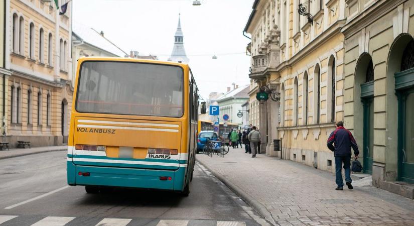 Összetűzésbe került egy nagymama egy buszsofőrrel unokái miatt Egerben