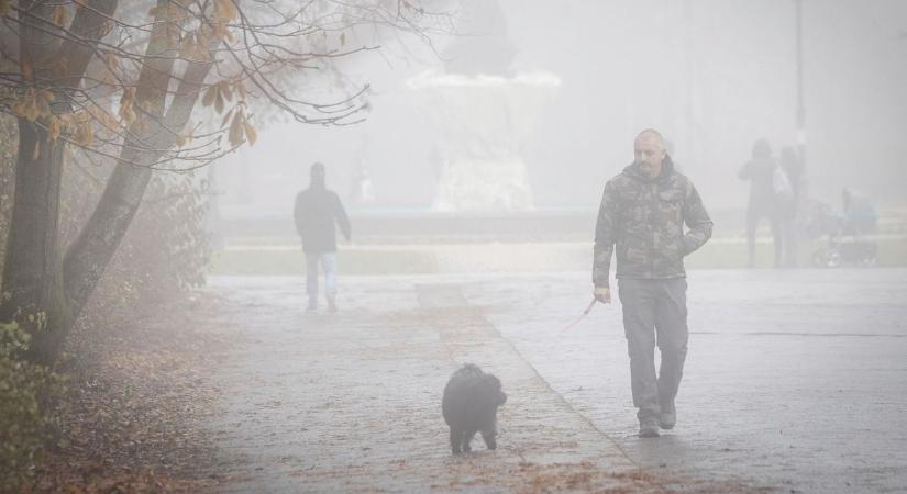 Frontmentes, párás, ködös idő várható szerdán