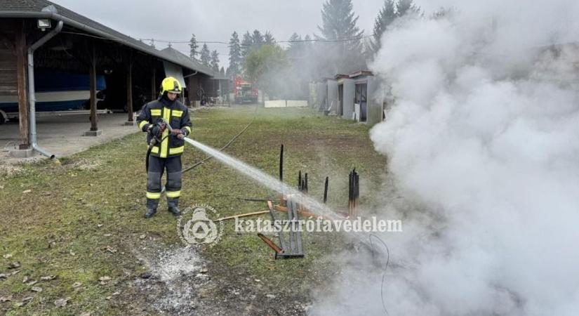 Rédicsen és Hévízen szükség volt a tűzoltók segítségére