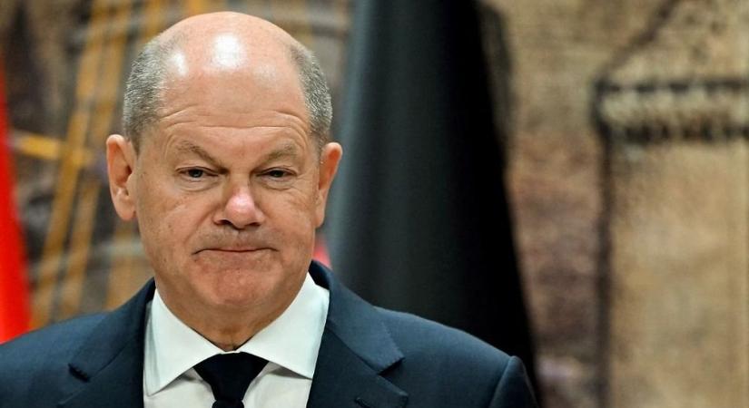 Miközben darabokra hullik a német kormánykoalíció, Olaf Scholz továbbra is álmodozik