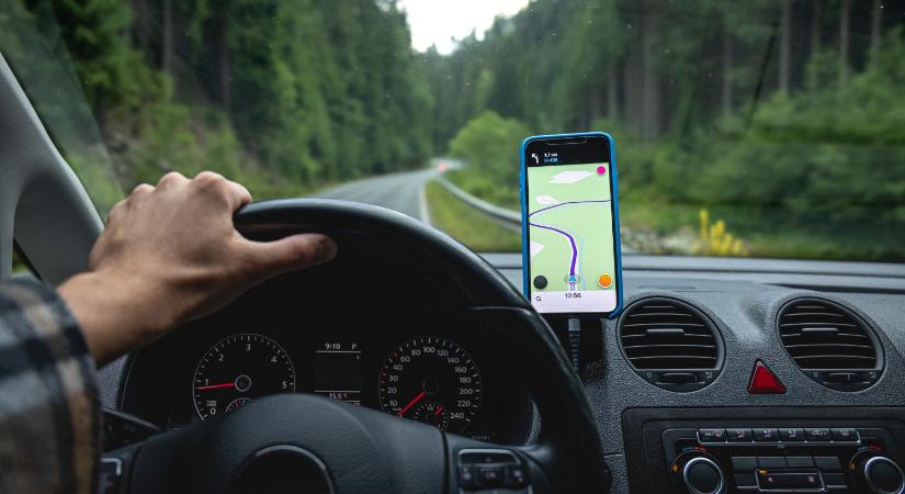 Hekkertámadás érte a Waze-t