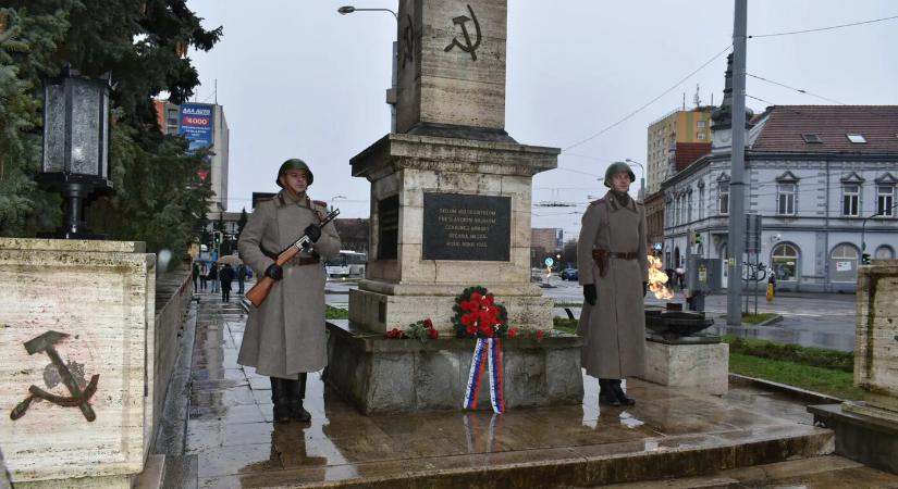 11 ezer eurót költ a belügyminisztérium egy kommunista emlékmű felújítására