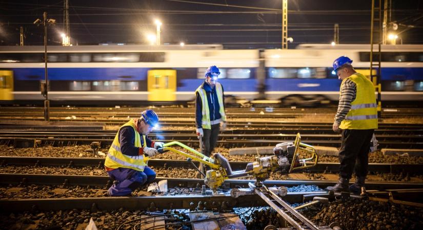 Félidőnél a Keleti pályaudvar vágányainak felújítása