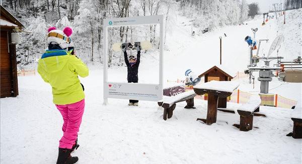 Egy öregecske autó is kijönne a friss eplényi síbérlet árából