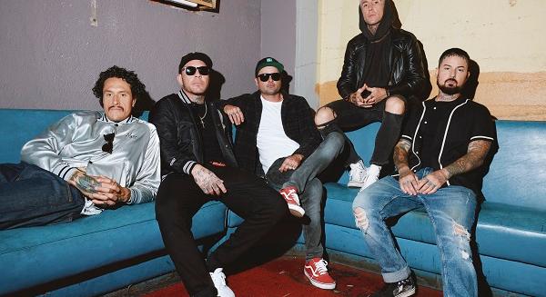 A Falling In Reverse budapesti fellépése elmarad, a Hollywood Undead önálló koncertre készül