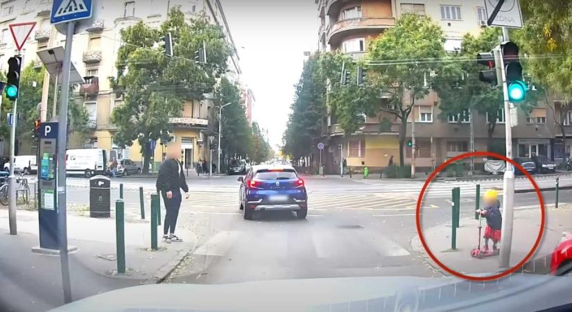 Videó: rollerező óvodást gázolt el egy autós Budán majdnem – centiken múlott a baleset