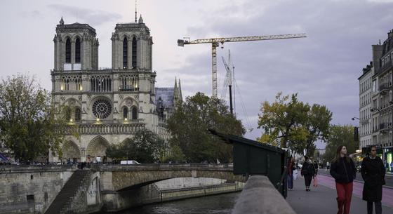 Ingyenes marad belépés a december elején újranyíló Notre-Dame-ba