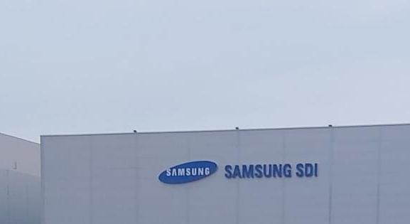 Ami a csövön befér: bővülhet a gödi Samsung gyár, és oldószer használata is emelkedhet