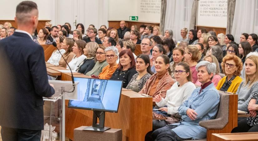 ADHD-konferencia: megoldások és kihívások a szakértők szemével Székesfehérváron (galéria)