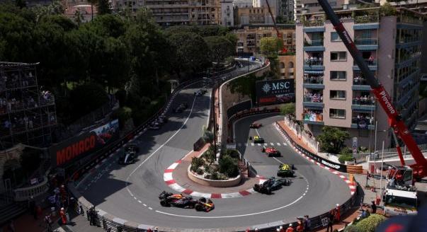 Bejelentés: Monaco még évekig marad az F1-ben