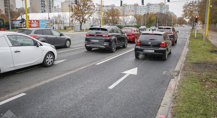 Jó minőségű aszfaltot kapott a Szigethy Attila út egy sávja