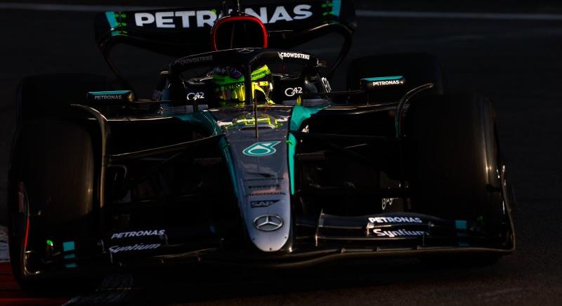 Rajongók nevei díszítik majd Hamilton autóját az utolsó mercedeses F1-es futamán